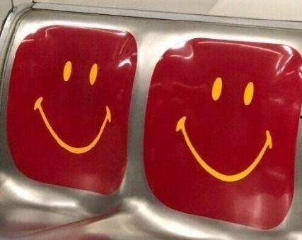 娱乐吃瓜的文案搞笑,笑料百出，吃瓜群众笑翻天！